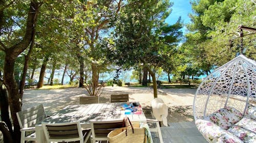 Family Resort Urania - Majski oddih na makarski rivijeri, Baška Voda, Makarska riviera, Dalmacija, Hrvaška - 290 EUR - 3x nočitev v dvoposteljni sobi za 2 osebi (1 otrok do 6,99 let in 2. otrok do 3,99 let brezplačno), Polpenzion