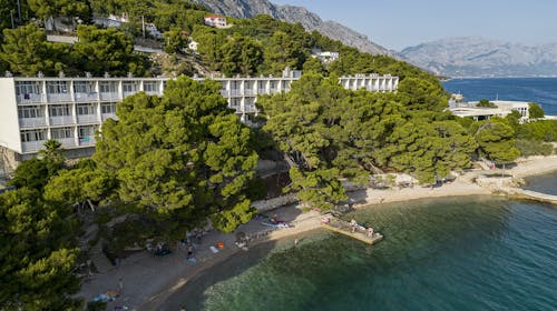 Sagitta Holiday Resort - Začetek poletja v Omišu - Standard soba, Omiš, Dalmacija, Hrvaška - 279 EUR - 2x nočitev v Standard dvoposteljni sobi za 2 osebi (1 otrok do 7,99 let brezplačno), All inclusive