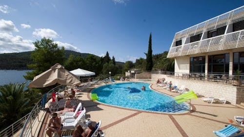Adria All Inclusive Hotel - All inclusive počitnice na Korčuli , Vela Luka, Korčula, Dalmacija, Hrvaška - 1235 EUR - 7x nočitev v sobi s pogledom na park za 2 osebi (1 otrok do 6,99 let brezplačno), All inclusive (zajtrk, kosilo, večerja, pijača ob obrokih, coffee time, izbira pijač v aperitiv baru)