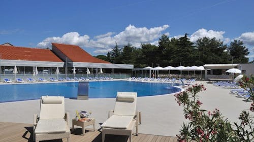 Resort Petalon - Začetek poletja v Vrsarju, Vrsar, Istra, Hrvaška - 298 EUR - 2x nočitev v Superior dvoposteljni sobi za 2 osebi (1 otrok do 11,99 let brezplačno), Polpenzion
