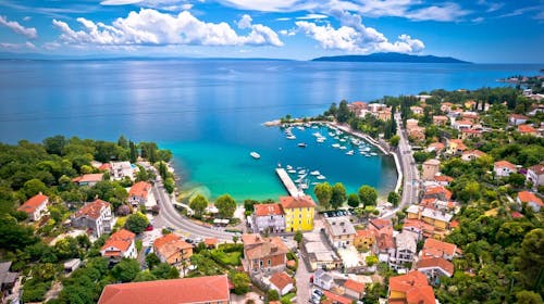 Hotel Villa Schubert - Poletni oddih tik ob morju, Ika, Hrvaška - 379 EUR - 2x nočitev v elegantni dvoposteljni sobi za 2 osebi, Bogat samopostrežni zajtrk z neomejeno količino toplih napitkov in sokov