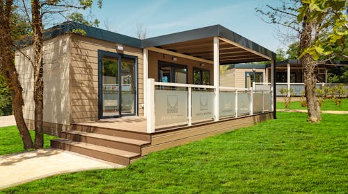 Santa Marina Camping - Last minute družinski poletni oddih v Poreču, Poreč, Istra, Hrvaška - 240 EUR - 3x nočitev v Premium Comfort mobilni hiški za 4 osebe (2 otroka do 11,99 let brezplačno), Posteljnina in brisače