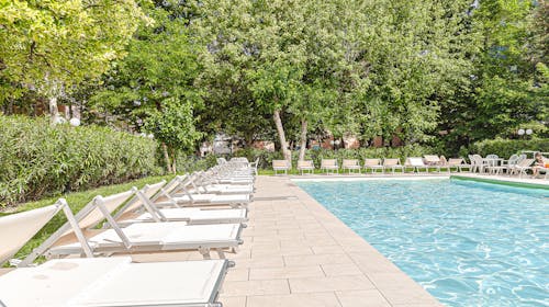 Hotel Royal Inn - Popoln oddih tik ob plaži v Italiji, San Mauro A Mare, Italija - 360 EUR - 3x nočitev v dvoposteljni sobi z balkonom (glede na razpoložljivost) za 2 osebi, Polpenzion v hotelski restavraciji z vključenimi pijačami