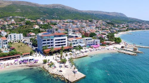 Hotel San Antonio - Oddih v Dalmaciji v dvoje, Podstrana, Dalmacija, Hrvaška - 175 EUR - 1x nočitev v dvoposteljni Deluxe sobi z balkonom in s pogledom na morje za 2 osebi, Samopostrežni zajtrk