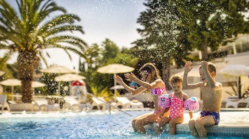 Aminess Vival Port9 Resort - Družinsko poletje na Korčuli, Korčula, Dalmacija, Hrvaška - 324 EUR - 2x nočitev v dvoposteljni Superior sobi z balkonom stran park za 2 osebi (1 otrok do 9,99 let brezplačno), Polpenzion