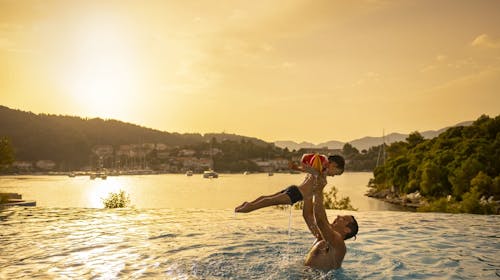 Aminess Vival Port9 Resort - Družinsko poletje na Korčuli, Korčula, Dalmacija, Hrvaška - 1252 EUR - 7x nočitev v dvoposteljni Superior sobi z balkonom stran park za 2 osebi (1 otrok do 9,99 let brezplačno), Polpenzion
