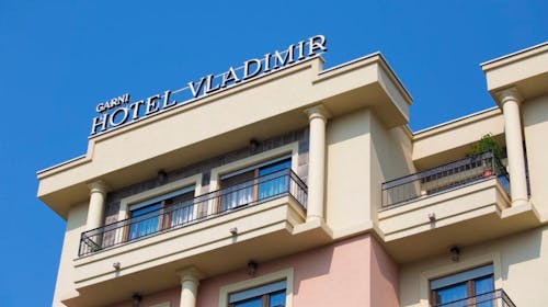 Garni Hotel Vladimir by Aycon - Jesen v dvoje, Budva, Črna gora - 390 EUR - 5x nočitev v dvoposteljni Standard sobi za 2 osebi, Zajtrk