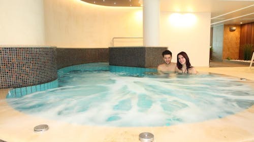 Palace Hotel Hevíz - Wellness poletni oddih v Hévízu, Hévíz, Madžarska - 515 EUR - 3x nočitev v dvoposteljni Standard sobi za 2 osebi, Polpenzion