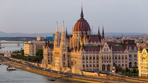 City Hotel Unio Budapest - Oddih v središču Budimpešte, Budimpešta , Madžarska - 250 EUR - 3x nočitev v dvoposteljni Standard sobi za 2 osebi (1 otrok do 6 let brezplačno), Samopostrežni zajtrk