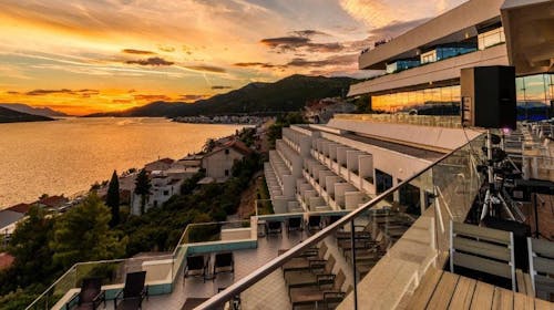 Grand Hotel Neum - Wellness oddih ob morju, Neum, Bosna in Hercegovina - 278 EUR - 2x nočitev v dvoposteljni sobi z balkonom morska stran za 2 osebi (1 otrok do 2,99 let in 1 otrok do 6,99 let brezplačno), Polpenzion