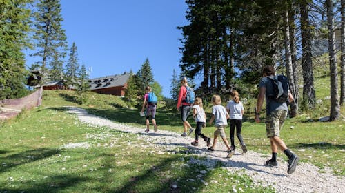Hotel Krvavec - Gorski oddih na Krvavcu, Cerklje na Gorenjskem, Slovenija - 390 EUR - 3x nočitev v dvoposteljni sobi za 2 osebi, Polpenzion (zajtrk in večerja)