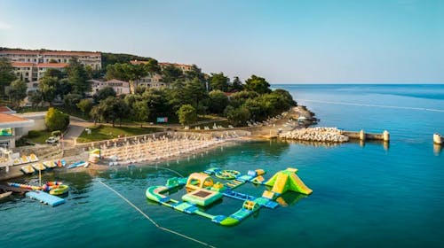 Resort Belvedere - Družinski poletni oddih v Vrsarju, Vrsar, Istra, Hrvaška - 318 EUR - 2x nočitev v dvoposteljni Superior sobi s pomožnim ležiščem in balkonom za 2 osebi (1 otrok do 11,99 let brezplačno), Polpenzion (zajtrk in večerja)