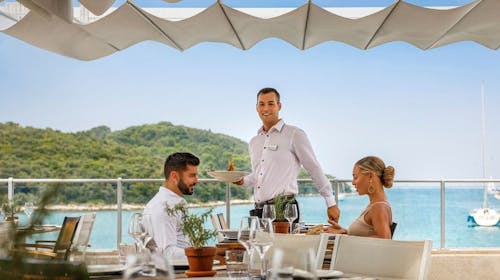 Resort Belvedere - Poletje v Vrsarju, Vrsar, Istra, Hrvaška - 338 EUR - 2x nočitev v dvoposteljni Superior sobi z balkonom za 2 osebi, Polpenzion (zajtrk in večerja)