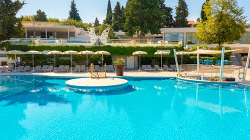 Aminess Vival Port9 Residence - Družinski začetek poletja v apartmajih na Korčuli, Korčula, Dalmacija, Hrvaška - 166 EUR - 2x nočitev v apartmaju Vinea za 2 osebi (2 otroka do 13,99 let brezplačno), Uporaba zunanjega sladkovodnega infinity bazena za odrasle