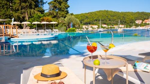 Aminess Vival Port9 Residence - Družinsko poletje v apartmajih na Korčuli, Korčula, Dalmacija, Hrvaška - 596 EUR - 4x nočitev v apartmaju Vinea za 2 osebi (2 otroka do 13,99 let brezplačno), Uporaba zunanjega sladkovodnega infinity bazena za odrasle