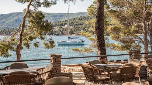 Aminess Younique Senses Resort - Družinski konec poletja z all inclusive light na Hvaru, Vrboska, otok Hvar, Hrvaška - 270 EUR - 2x nočitev v dvoposteljni Superior sobi z balkonom za 2 osebi (1 otrok do 9,99 let brezplačno), All inclusive light