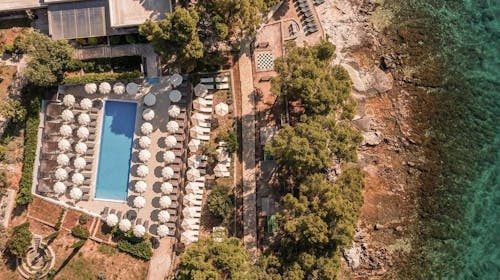 Aminess Younique Senses Resort - Družinski poletni all inclusive light na Hvaru, Vrboska, otok Hvar, Hrvaška - 668 EUR - 4x nočitev v dvoposteljni Superior sobi z balkonom za 2 osebi (1 otrok do 9,99 let brezplačno), All inclusive light