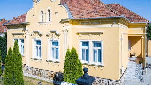 Ditlin Szobák és Apartmanok, Pápa , Madžarska - 228 EUR - 3x nočitev v dvoposteljni sobi za 2 osebi, Zajtrk