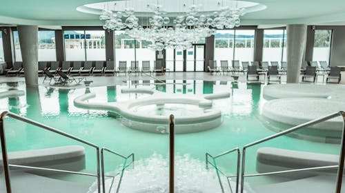 Wellness Hotel Habakuk - Poletni družinski wellness, Maribor, Pohorje, Slovenija - 349 EUR - 2x nočitev v dvoposteljni Standard sobi z dodatnim ležiščem za 2 osebi (1 otrok do 11,99 let in 1 otrok do 4,99 let brezplačno), Polpenzion