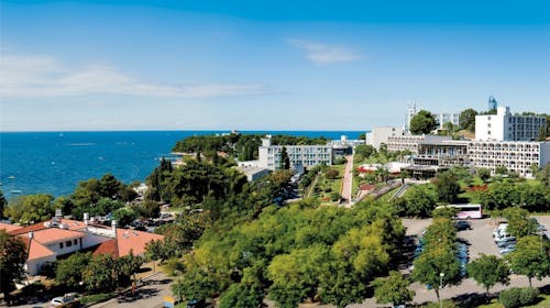 Hotel Istra Plava Laguna - Poletje v Poreču, Poreč, Istra, Hrvaška - 1045 EUR - 7x nočitev v Economy sobi z dodatnim ležiščem za 2 osebi (1. otrok do 11,99 let in 2. otrok do 4,99 let brezplačno), Polpenzion