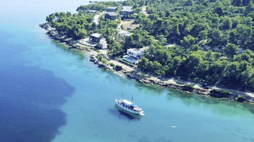 8-dnevno križarjenje po osrednjem Jadranu - Odhod iz Zadra , Zadar, Hrvaška - 649 EUR - 8-dnevno križarjenje z ladjo po ruti: Zadar – Vodice – Slapovi Krke – Šibenik – Primošten – Split – Trogir – otok Drvenik Veli – otok Zlarin – Nacionalni park Kornati – Park prirode Telašćica – otok Ugljan – Zadar, 7x nočitev v dvoposteljni kabini za 1 osebo