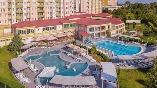 Karos Spa Hotel - Wellness oddih med tednom, Zalakaros, Madžarska - 300 EUR - 2x nočitev v prostorni Spa Superior sobi za 2 osebi, Polpenzion (obilen samopostrežni zajtrk in samopostrežna večerja) v restavraciji Eden