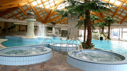 Hotel Hills Spa & Thermal Resort - Družinski termalni paket in otroška zabava v Kinderlandu s polnim penzionom, Sarajevo, Bosna in Hercegovina - 402 EUR - 2x nočitev v dvoposteljni Deluxe sobi za 2 osebi (1 otrok do 6 let in 1 otrok do 12 let brezplačno), Polni penzion