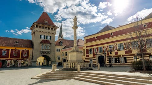 Hotel Irottko - Družinski oddih, Kőszeg, Madžarska - 162 EUR - 2x nočitev v dvoposteljni sobi za 2 osebi (1 otrok od 0 do 11,99 let brezplačno), Polpenzion (samopostrežni zajtrk in samopostrežna ali 4-hodna večerja)