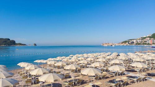 Hotel Slovenska plaža - Top poletna sezona v Budvi, Budva, Črna gora - 779 EUR - 4x nočitev v Standard dvoposteljni sobi z balkonom za 2 osebi, Polpenzion (samopostrežni zajtrk in večerja)