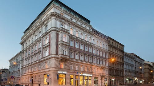 Hotel Suite Home Prague - City break v Pragi, Praga, Češka - 212 EUR - 2x nočitev v veliki dvoposteljni sobi za 2 osebi, Zajtrk