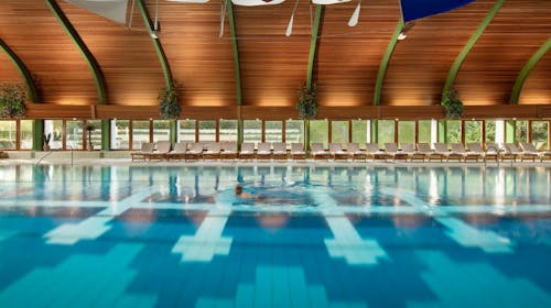 NaturMed Hotel Carbona - Wellness oddih, Heviz, Madžarska - 331 EUR - 2x nočitev v dvoposteljni Standard plus sobi za 2 osebi, Polpenzion (zajtrk in večerja)