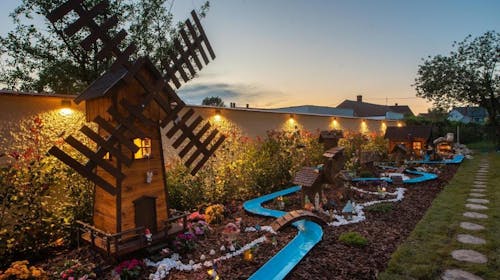 Holdvirag Hotel Sarvar, Sarvar, Madžarska - 109 EUR - 2x nočitev v Standard dvoposteljni sobi za 2 osebi, Zajtrk