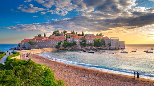 Villa Vanty by Aycon - Konec poletja na prestižni lokaciji, Sveti Stefan, Črna gora - 375 EUR - 5x nočitev v dvoposteljni Standard sobi za 2 osebi, Brezplačen Wi-Fi