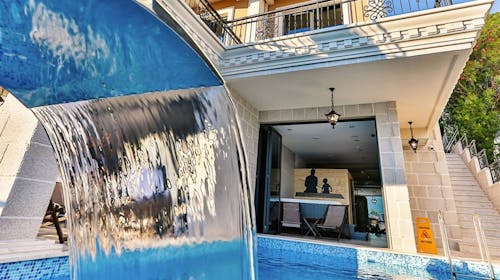 Boutique Hotel Tate by Aycon - Družinsko poletje v Budvi, Budva, Črna gora - 536 EUR - 3x nočitev v dvoposteljni Standard sobi (z dodatnim ležiščem) za 2 osebi (1 otrok do 11,99 let brezplačno), Zajtrk