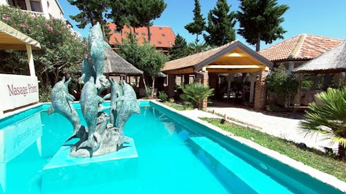 Tribunia Beach Hotel - Pozdrav poletju v Tribunju, Tribunj, Dalmacija, Hrvaška - 449 EUR - 5x nočitev v dvoposteljni sobi ali apartmaju (glede na razpoložljivost) za 2 osebi, Polpenzion