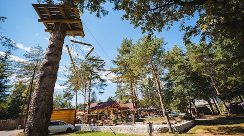 Camping Menina - Spomladanski oddih z zasebno savno in jacuzzujem, Rečica ob Savinji, Slovenija - 250 EUR - 2x nočitev v glamping hiški s savno in jacuzzijem za 2 osebi (1 otrok do 5,99 let brezplačno), Zajtrk