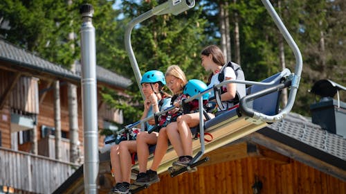 Wellness hotel Montis - Družinsko poletje z adrenalinskim doživetjem na Golteh, Mozirje, Slovenija - 379 EUR - 2x nočitev v dvoposteljni Superior sobi za 2 osebi (1. otrok do 5,99 let in 2. otrok do 14,99 let brezplačno), Polpenzion (zajtrk in večerja)