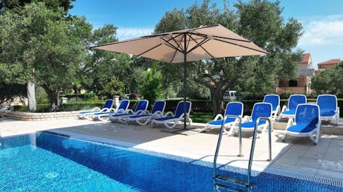 Mediteranska vas San Antonio - Top poletna sezona v Dalmaciji v dvoje, Biograd na Moru, Dalmacija, Hrvaška - 1120 EUR - 5x nočitev v dvoposteljni sobi s teraso za 2 osebi, Polpenzion