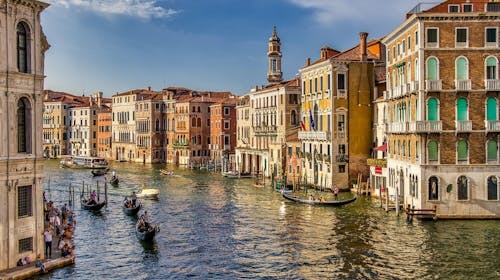 S katamaranom v Benetke - Vozovnica za otroke - Poletni izlet, Benetke, Italija - 43,50 EUR - Enodnevni izlet v Benetke s katamaranom za 1 otroka od 3. do 12. leta, Voznina