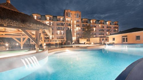 Hotel Európa Fit Superior Hévíz - Spa in wellness oddih, Hévíz, Madžarska - 739 EUR - 4x nočitev v dvoposteljni Standard sobi za 2 osebi, Polpenzion