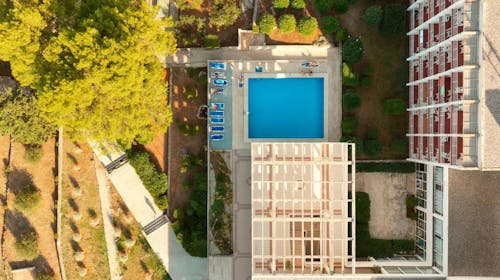 Hotel Hvar - All inclusive poletje na Hvaru, Jelsa, otok Hvar, Dalmacija, Hrvaška - 675 EUR - 3x nočitev v dvoposteljni Comfort sobi z dodatnim ležiščem in balkonom (morska stran) za 2 osebi (1. otrok do 11,99 let in 2. otrok do 2,99 let brezplačno), All Inclusive z vključeno pijačo ob obrokih