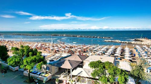 Hotel Levante - All inclusive light poletje v Bellaria Igea Marina, Bellaria Igea Marina, Italija - 1428 EUR - 7x nočitev v dvoposteljni sobi z balkonom za 2 osebi, All inclusive light v hotelski restavraciji