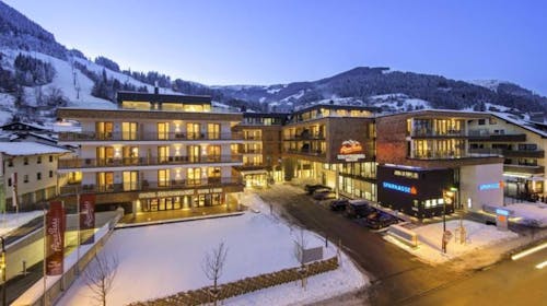AlpenParks apartmaji - Ladies Ski Opening v Zell am See-ju, Zell am See, Avstrija - 419 EUR - 3x nočitev v apartmaju za 1 osebo, Pijača dobrodošlice