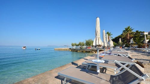 Jona Rooms Podstrana - Poletje v Dalmaciji v dvoje, Podstrana, Dalmacija, Hrvaška - 138 EUR - 1x nočitev v dvoposteljni Standard sobi z balkonom za 2 osebi, Samopostrežni zajtrk
