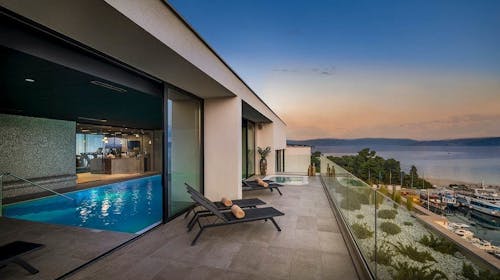 Aminess Younique Narrivi Hotel - Luksuzno družinsko poletje ob morju, Crikvenica, Hrvaška - 1726 EUR - 5x nočitev v Premium dvoposteljni sobi z balkonom za 2 osebi (1 otrok do 9,99 let brezplačno), Bogat samopostrežni zajtrk