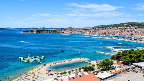 Hotel Punta Vodice - Družinsko all inclusive light poletje s pridihom wellnessa, Vodice, Dalmacija, Hrvaška - 593 EUR - 3x nočitev v dvoposteljni Standard sobi z balkonom stran morje za 2 osebi (1 otrok do 11,99 let in 2. otrok do 2,99 let brezplačno), All inclusive light
