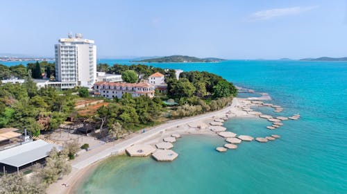 Hotel Punta Vodice - Družinsko all inclusive light poletje s pridihom wellnessa, Vodice, Dalmacija, Hrvaška - 1762 EUR - 7x nočitev v dvoposteljni Standard sobi z balkonom stran morje za 2 osebi (1 otrok do 11,99 let in 2. otrok do 2,99 let brezplačno), All inclusive light