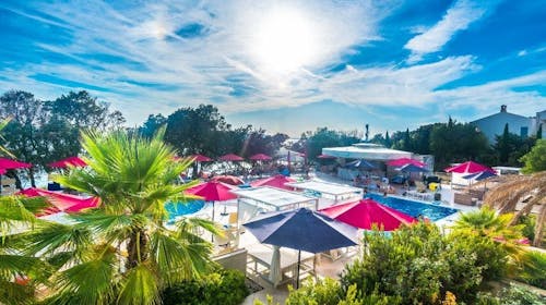 La Luna Island Hotel - Družinski all inclusive konec poletja na Pagu, Lun, otok Pag, Hrvaška - 348 EUR - 2x nočitev v dvoposteljni Standard sobi z dodatnim ležiščem za 2 osebi (1 otrok do 11,99 let in 2. otrok do 2,99 let brezplačno), All inclusive