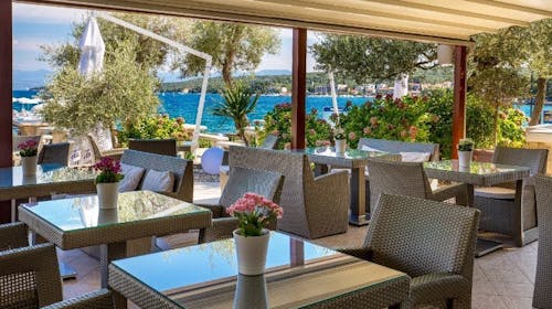 Hotel Malin - Poletje v vrhunskem hotelu na Krku - Superior soba, Malinska, otok Krk, Hrvaška - 1402 EUR - 5x nočitev v Superior dvoposteljni sobi z balkonom za 2 osebi, Polpenzion