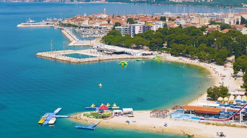 Ilirija Resort - Hotel Ilirija - Družinsko zabavno poletje s polnim penzionom v Biogradu - Akcijska cena, Biograd na Moru, Dalmacija, Hrvaška - 1049 EUR - 5x nočitev v dvoposteljni Comfort sobi za 2 osebi (1 otrok do 12. leta in 1 otrok do 7. leta brezplačno), Polni penzion